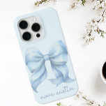 Trendblauer Bow Personalisiert mit Name Monogram Case-Mate iPhone Hülle<br><div class="desc">Fügen Sie Ihren Alltagsessentials eine Touch Eleganz hinzu mit diesem trendy Blue Bow Personalisiert mit Name Monogram iPhone Case. Dieses speziell für die, die die feinsten Details schätzen, entwickelte Handy-Gehäuse mit einem zarten Wasserfarbenbogen, der eine trendige Coquette-Ästhetik verkörpert. Das personalisierte Monogramm fügt eine einzigartige Touch hinzu, die es zu einem...</div>
