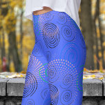 Trendblue Hypnotic Wirbel Pattern Leggings<br><div class="desc">Kühne und mesmerisierend: Mit diesen aufschlussreichen Hypnotic Wirbel Leggings lassen Sie Ihren Look noch höher schlagen! Mit ihrem auffallenden, farbenfrohen Design bringen sie eine zusätzliche Dosis Flair zu jedem Outfit, ob für Fitness oder Entspannung. Komfortabel und trendig, diese Leggings wurden entworfen, um Ihnen Gefühl fabelhaft behalten und gleichzeitig Ihren kühlen...</div>
