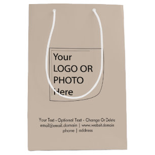 Trendfarbe - Soft Taupe Mittelgroße Logo-Geschenkt Mittlere Geschenktüte