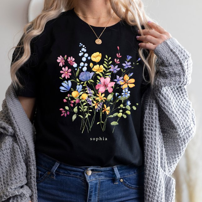 Trendfarbige Wildblumen mit Monogramm T-Shirt (A bright and boho wildflower design, on a dark black t-shirt)