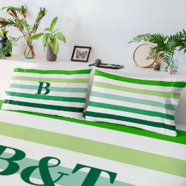 Trendgrüne Streifen mit Monogramm Kissenbezug