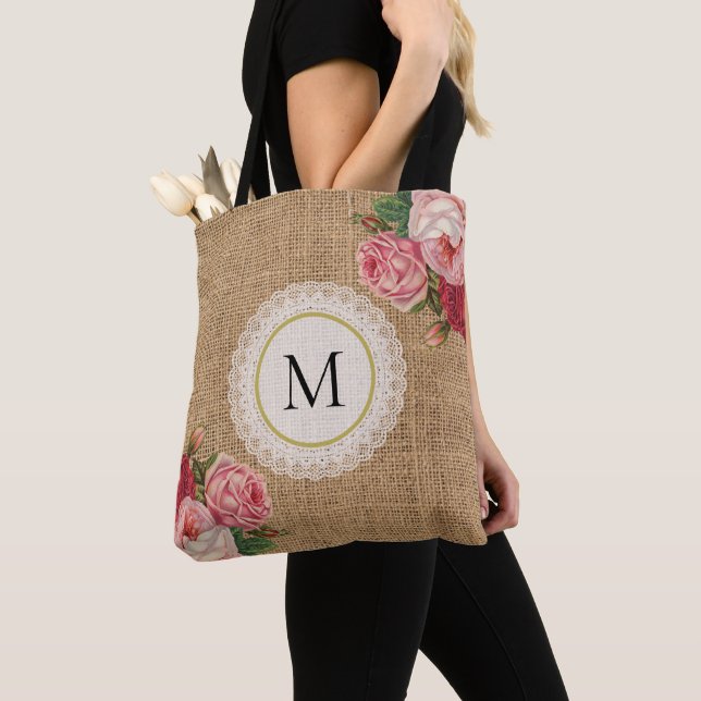 Trendig-rustikale Vintage-Blumen-Spitze-Monogramm (Von Nahem)