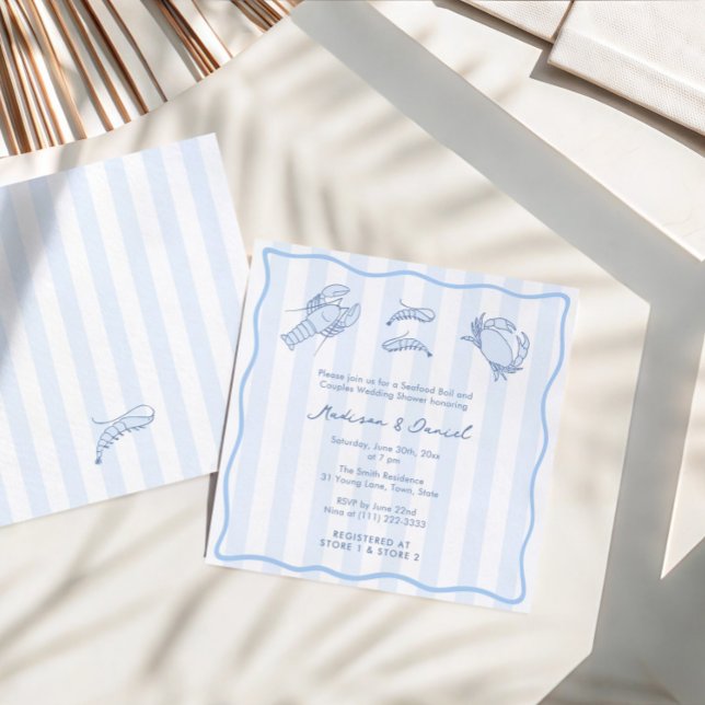 Trendige handgezeichnete Seafood-Boil-Hochzeitsdus Einladung (Trendy hand-drawn blue and white seafood boil invitation with modern stripes and wavy border)
