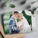 trendige Pinselschrift Hochzeit danke Karte<br><div class="desc">Pinselskriptdesign mit schönem Foto des neuen Mr. und Mrs. Das Bild sowie die Farben und Texte können personalisiert sein.</div>