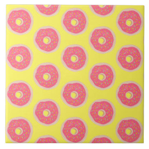 Trendige rosa Sprinkles-Donuts Lustiges Muster Fliese