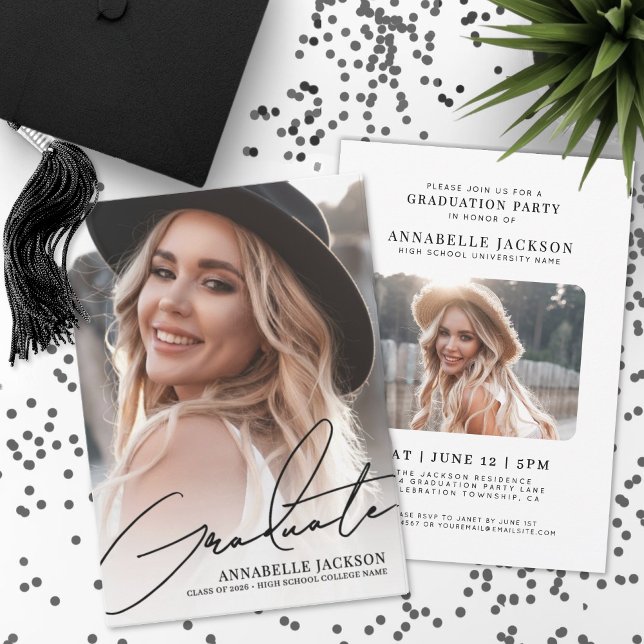Trendige Schrift Graduiert Einfach Foto Abschlussf Einladung (Trendy Script Graduate Simple Photo Graduation Invitation)