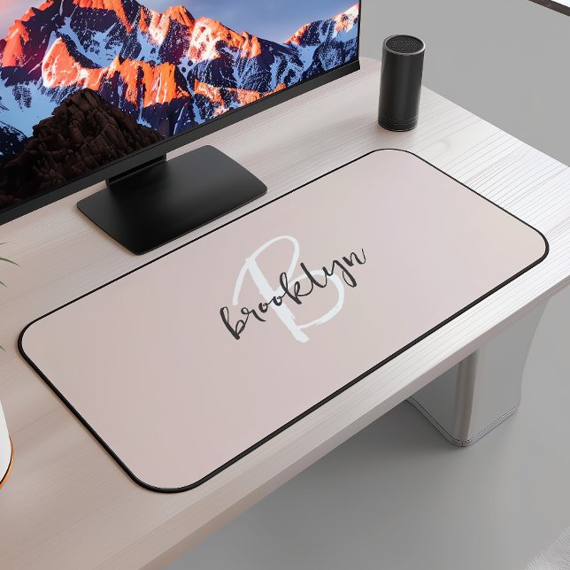Trendige Skript-Rosa-Graue Monogramm-Name Schreibtischunterlage (Von Creator hochgeladen)