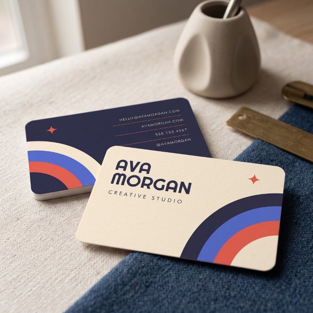 Trendiger Retro-Regenbogen Visitenkarte (Simulated business cards on table)