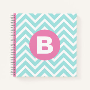 Trendiges Hellblau-Chevron-Rosa-Monogramm Notizbuch