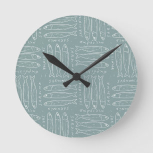Trendiges staubiges Salbei-Blau Sardinen Amalficor Runde Wanduhr