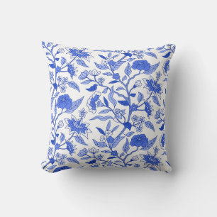 Trendiges, vintage-inspiriertes blaues Blumenmuste Kissen