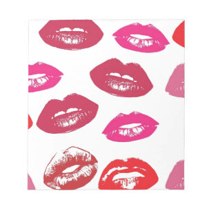 Trending Kisses Muster luscious rosa Lippen mwah! Notizblock
