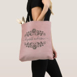 Trendrosa Monogram Name Script Tote Bag<br><div class="desc">Eine klassische Metallic-Rose,  goldfarben,  rosa Monogramm mit grauer Schrift,  schmückt diese Tasche. Entworfen für Sie von BlackBerry Boulevard.</div>