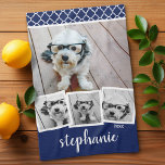 Trendy 4 Foto Collage Script Name White Blue Geschirrtuch<br><div class="desc">Für dieses Design können Sie quadratische oder selbstständige Fotos verwenden. Nutzen Sie vier quadratische Fotos,  um ein einzigartiges und persönliches Geschenk zu kreieren. Wenn Sie die Bilder anpassen müssen,  klicken Sie auf das Werkzeug anpassen,  um Änderungen vorzunehmen.</div>