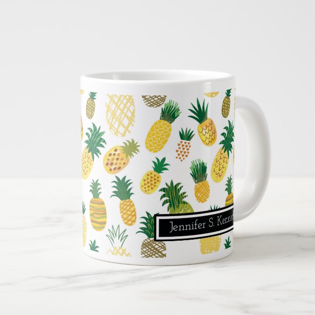 Trendy-Ananas-Muster| Name hinzufügen Jumbo-Tasse (Vorderseite Rechts)