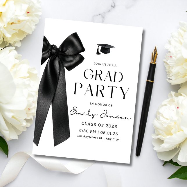 Trendy Black Bow Graduation Party Coquette Grad  Einladung (Von Creator hochgeladen)