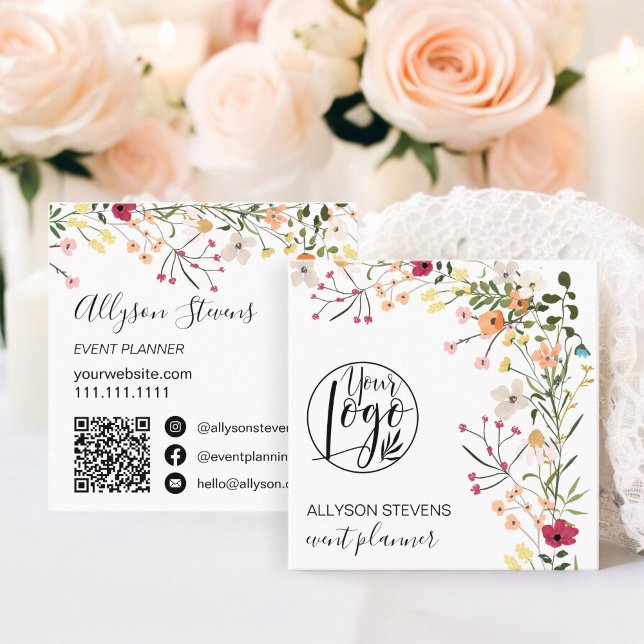 Trendy Boho Blumen-Event-Planer Logo qr Code Quadratische Visitenkarte (Trendy Boho floral event planner logo qr code Square Business Card on white)
