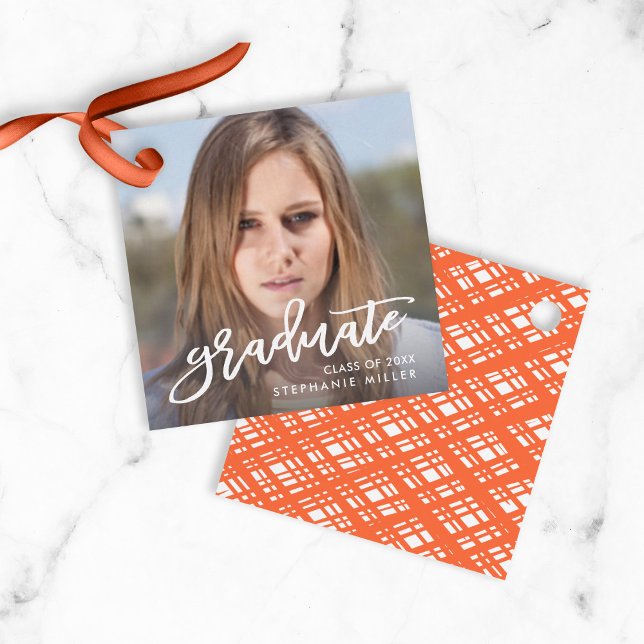Trendy Brush Script Foto Graduate Abschluss Geschenkanhänger (Von Creator hochgeladen)