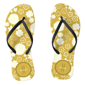 TRENDY CHIC GOLD CREAM BLUME MONOGRAMM FLORAL FLIP FLOPS