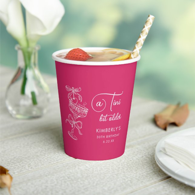 Trendy Cocktail A Tini Bit Older 30th Birthday Pappbecher (In Situ)