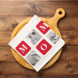 Trendy Collage Foto & Red Best Mommy Geschenk Geschirrtuch<br><div class="desc">Dieses einzigartige und stilvolle "Trendy Collage Foto & Red Best Mommy Gift" ist der perfekte Weg, um Ihre Liebe und Wertschätzung für die besondere Mama in Ihrem Leben zu zeigen. Das Collage Foto Design verfügt über mehrere Fotos, die in einem angesagten und auffallenden Layout angeordnet sind. Es ist ein wirklich...</div>