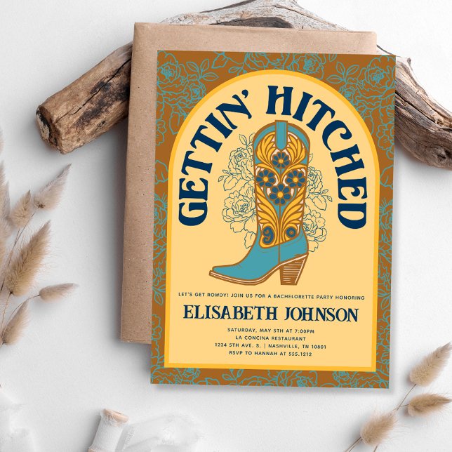 Trendy Cowboy Boot Gettin' Hitched Bachelorette Einladung (Cowboy Boot Gettin' Hitched Bachelorette Party Invitation)