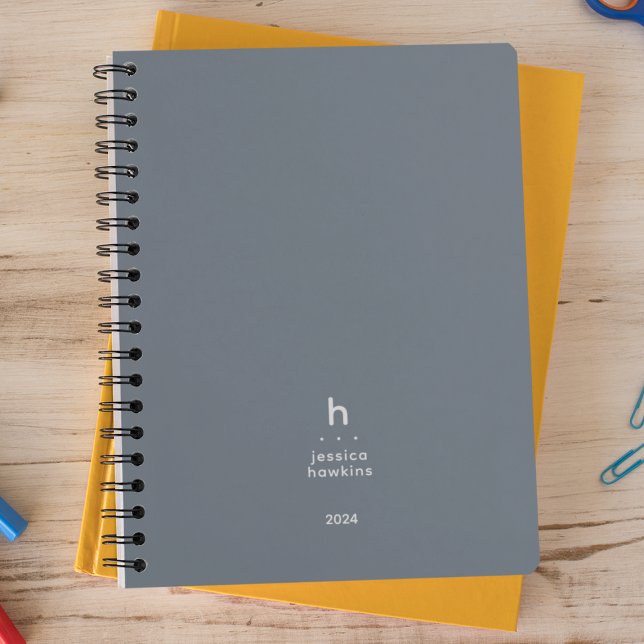 Trendy Dusty Blue Modern Monogram Weekly Planer (Von Creator hochgeladen)