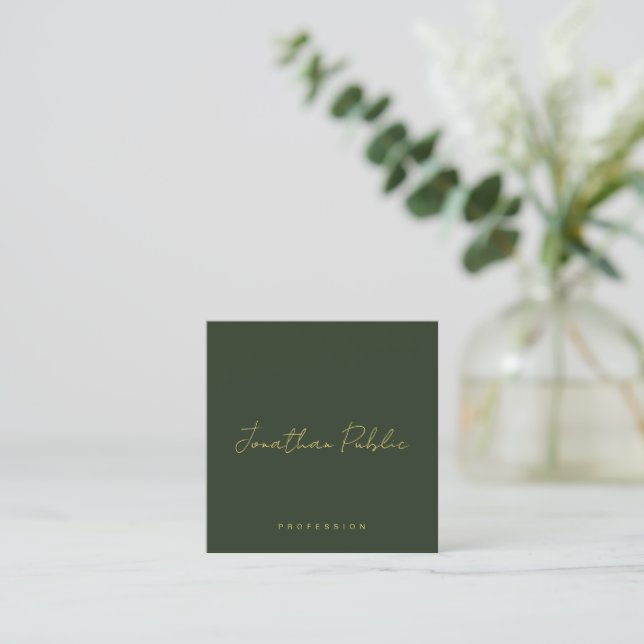 Trendy Elegant Dark Green Handwritten Gold Text Quadratische Visitenkarte (Stehend Vorderseite)