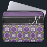 Trendy Floral Pattern - Orchid und Lime Green Laptopschutzhülle<br><div class="desc">Fügen Sie Ihren Namen oder Monogramm zu dieser funky Abbildung mit Blume einen grafischen Kreis hinzu.</div>