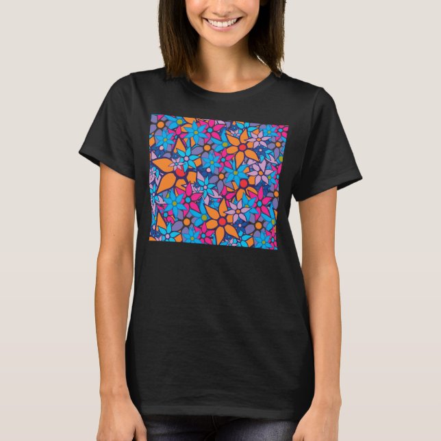 Trendy Floral Pattern T-Shirt (Vorderseite)