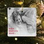 Trendy Foto und was am meisten positiv RedQuote is Keramikornament<br><div class="desc">Mit unserem exklusiven Trendy Foto & What Matters Most Positive Red Produkte erleben Sie das Wesentliche des Lebens. Mit dieser einzigartigen Kollektion, die moderne Trend nahtlos mit zeitlosen Gefühlen verbindet, verleihen Sie Ihrem Alltag eine positive und stilvolle Atmosphäre. Ob Sie sich selbst behandeln oder einen Liebsten überraschen, unser trendy Foto...</div>