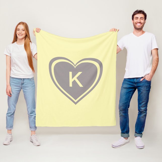Trendy-gelbe und graue Herzmonogramm Valentine Fleecedecke (Beispiel)