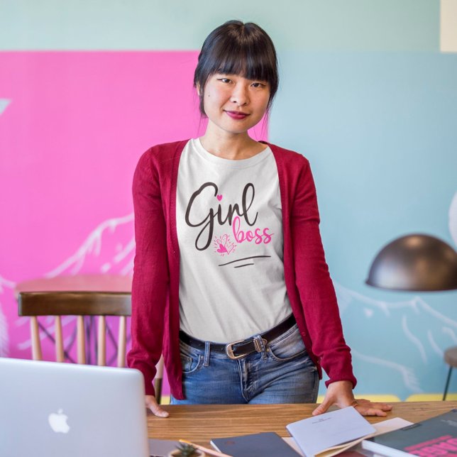 Trendy Girl Boss Skriptherzen Pink Black T-Shirt (Von Creator hochgeladen)