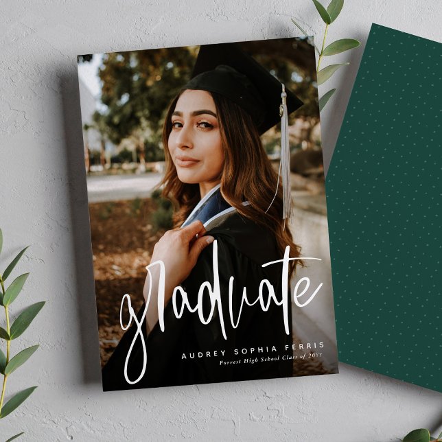 Trendy Graduate Green ein Foto Ankündigung (Von Creator hochgeladen)