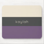 Trendy Grape Color Block Muster mit Name Mousepad<br><div class="desc">Ein trendiges minimalistisches Design mit einem frischen Blockmuster aus Traube (lila),  Grau und Sandbeige. Personalisieren Sie Ihre Daten mit Ihrem Namen oder einem anderen gewünschten Text. Dieses Design ist in verschiedenen Farbkombinationen erhältlich.</div>