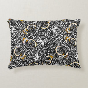 Trendy hand sketch butterflies flying blending wit dekokissen