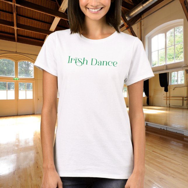 Trendy Irish Dance Typografy in Green T-Shirt (Von Creator hochgeladen)