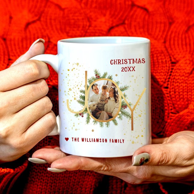 Trendy Joy Pine Boughs Wreath Christmas Photo Kaffeetasse (Von Creator hochgeladen)
