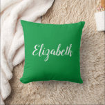 Trendy Kelly Green ersetzt Ihren eigenen Namen Kissen<br><div class="desc">Ersetzen Sie Ihren eigenen Namenstext hier Elegant Modern Simple Design Template Kelly Green Square Throw Kissen.</div>
