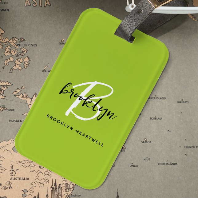 Trendy Lime Green Schwarz-weiß Script Monogram Nam Gepäckanhänger (Von Creator hochgeladen)