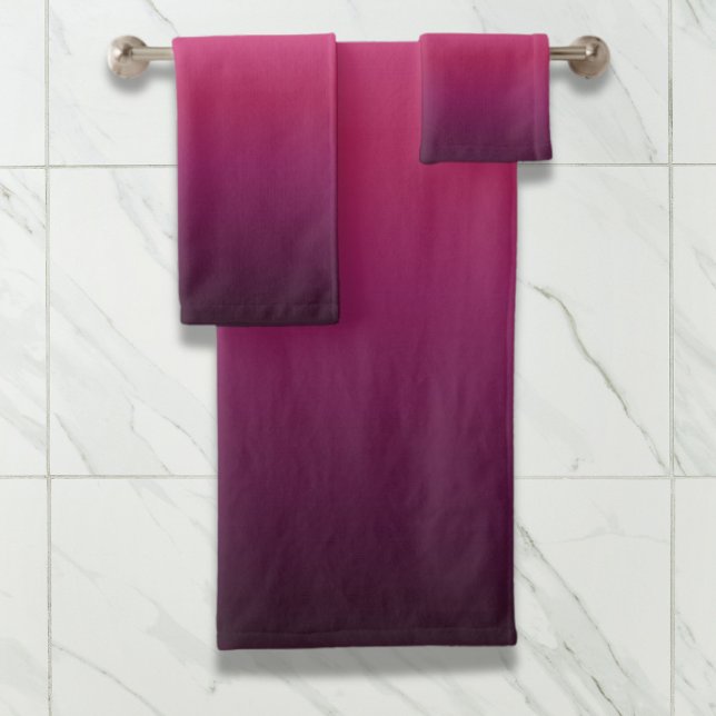 trendy magenta maroon lila burgundy ombre badhandtuch set (trendy magenta maroon purple burgundy ombre bath towel set)