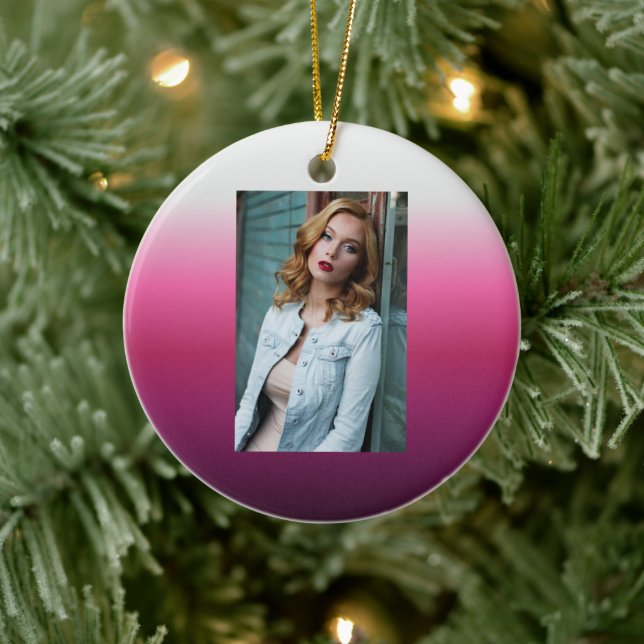 trendy magenta maroon marsala burgundy ombre keramik ornament (Baum)