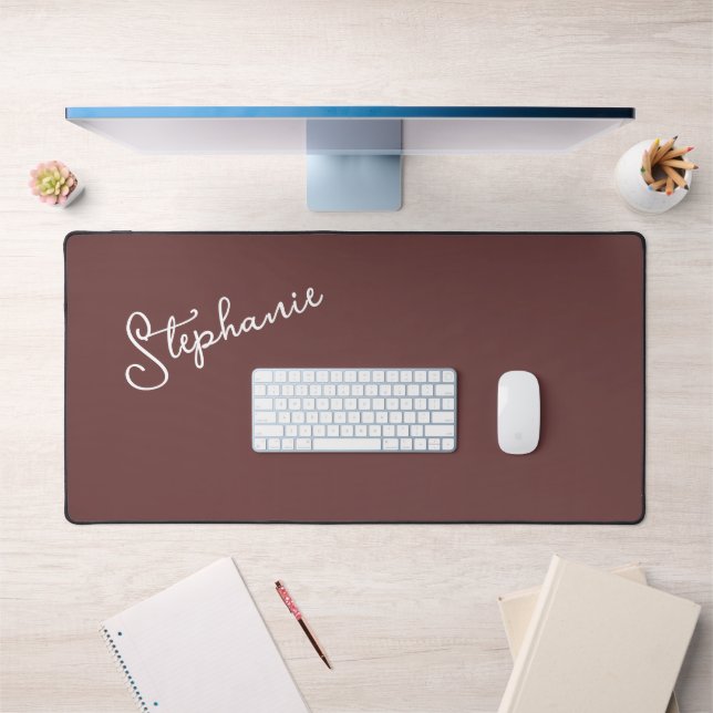 Trendy Minimalistisch Brown Script Personalisiert  Schreibtischunterlage (Büro 1)
