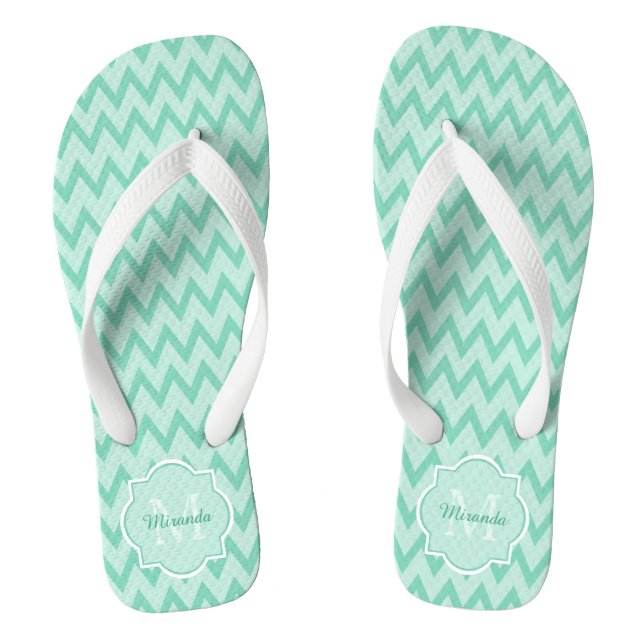 Trendy Mint Green Zickzack Zigzag Name und Monogra Flip Flops (Fußbett)