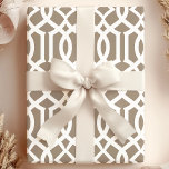 Trendy Mocha Brown marokkanischer Trellis Muster Geschenkpapier<br><div class="desc">Chic Mocha Brown und weiß marokkanischen Trellis Muster Geschenkpapier. Ideal,  um diese Touch auf Ihre Geschenke zu bringen und sie ist ideal zum Geburtstag,  Weihnachten,  Jubiläen oder Hochzeiten! Schöne Preppy Modern Geschenkpapier Design Patterns von Printable Hübsch.</div>