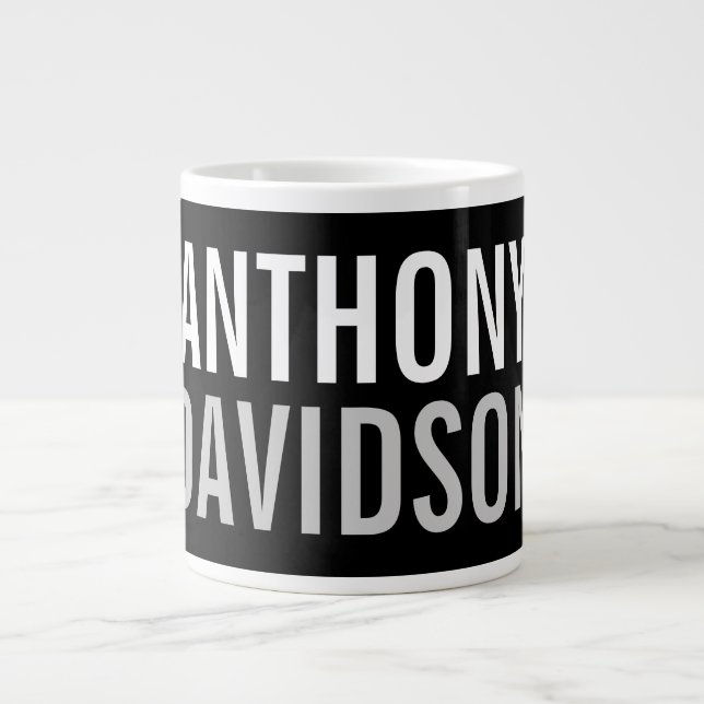 Trendy Modern Black Bold Text Jumbo-Tasse (Vorderseite)