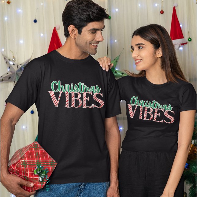 Trendy Modern Retro Christmas Vibes Candy Cane T-Shirt (Von Creator hochgeladen)