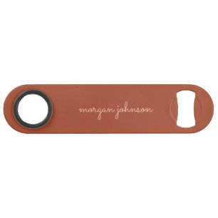 Trendy Monogram Burnt Orange + Blindskriptname Speed Flaschenöffner