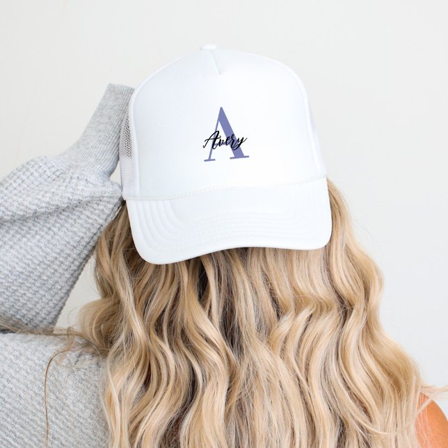 Trendy Monogram mit Skriptname Overlay Truckerkappe (Von Creator hochgeladen)