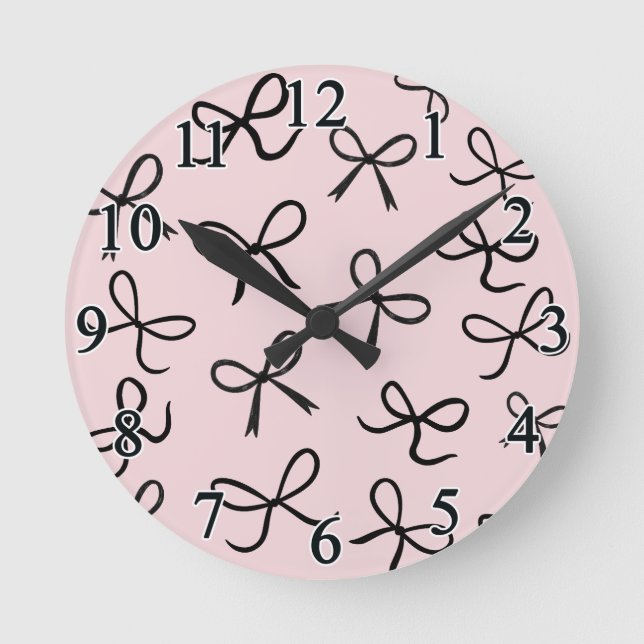 Trendy Niedlich Little Black Bows Pink Runde Wanduhr (Vorderseite)